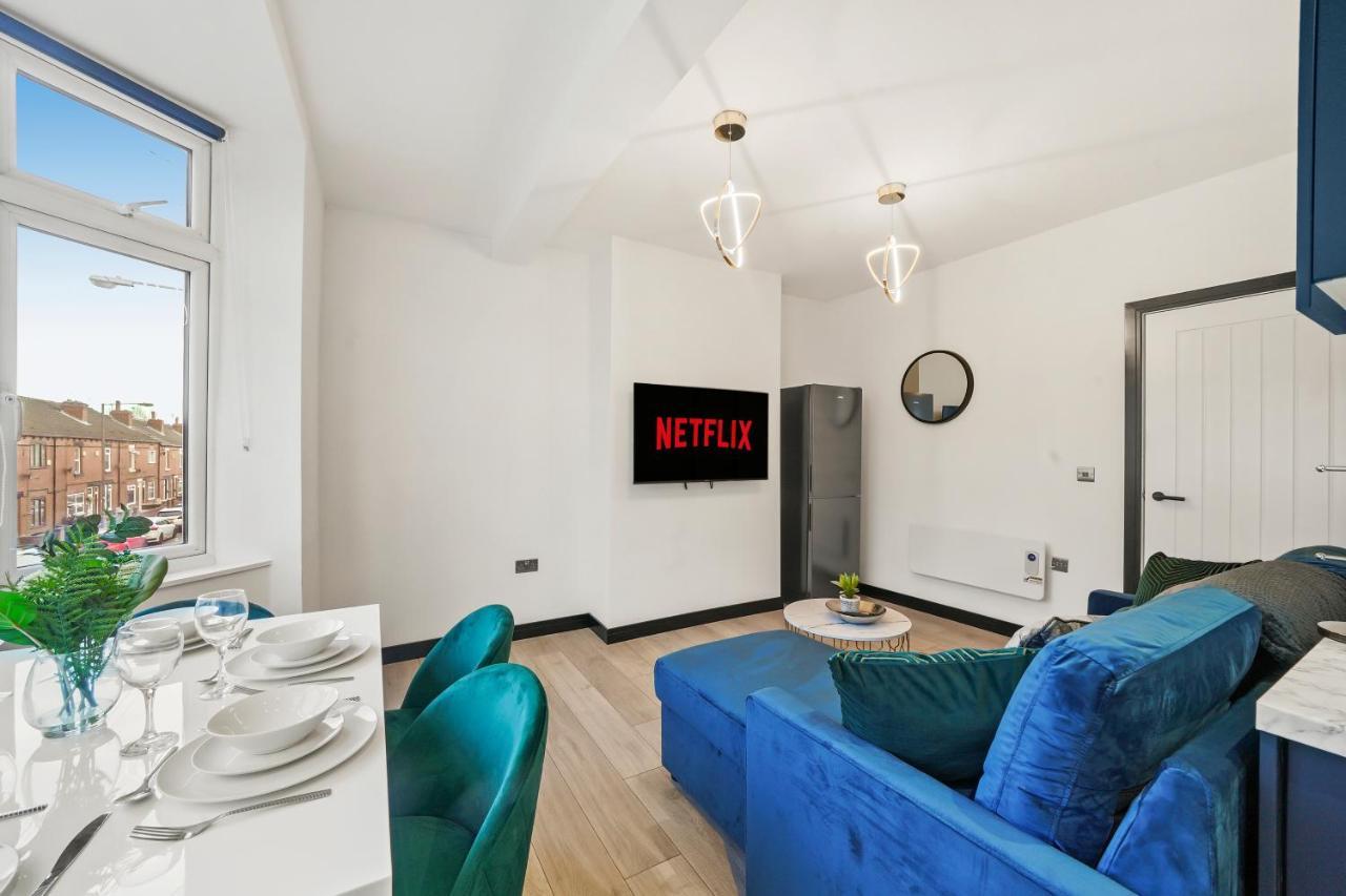 Stylish Yorkshire Gem - Sleeps 4 - Great Location Apartment Castleford Exterior photo
